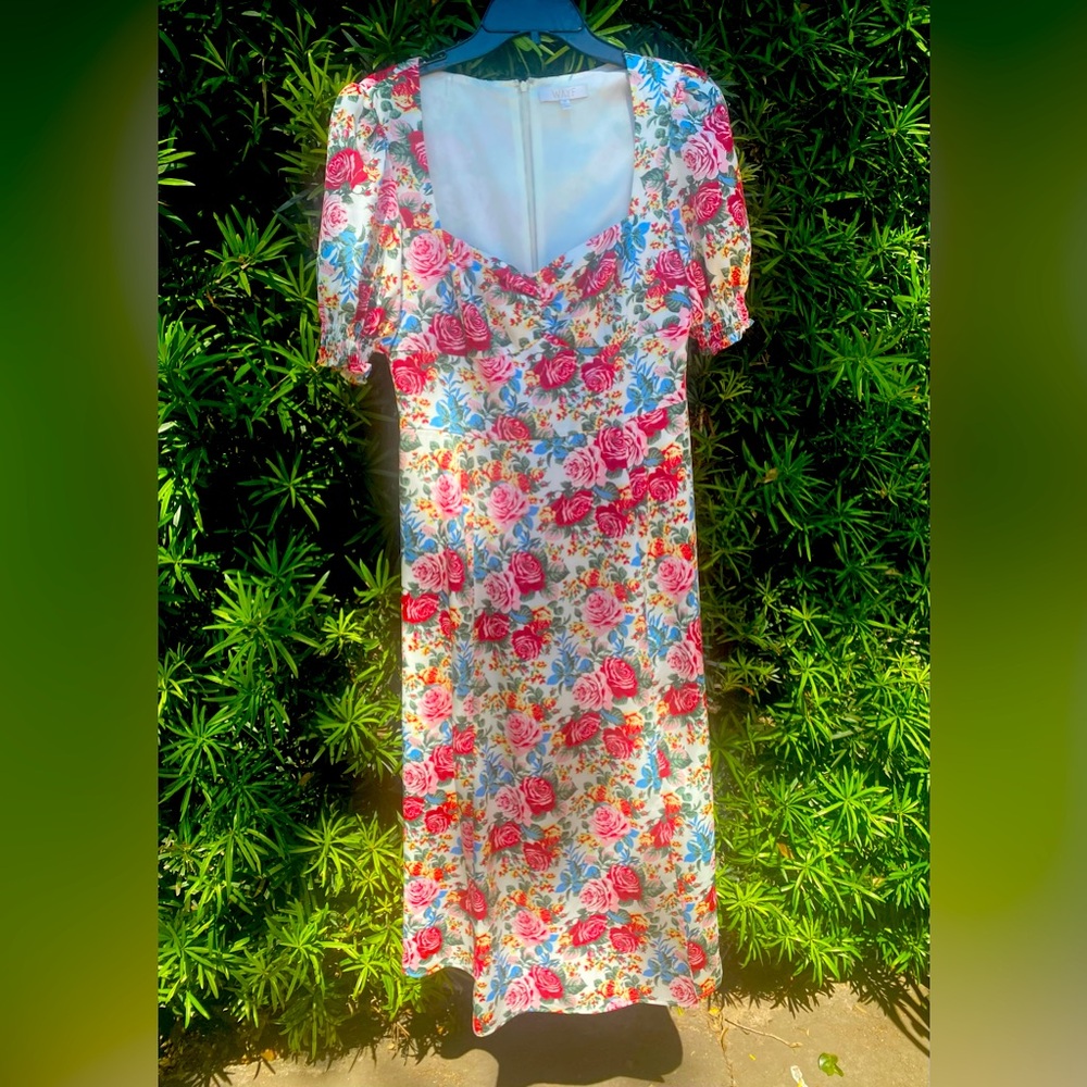WAYF Floral Sweetheart Neck Puff Sleeve Dress